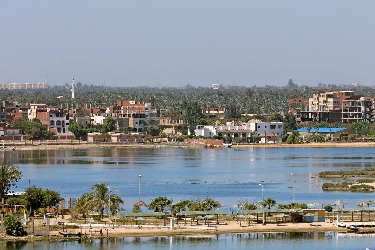 Ismailia: Lake Timsah Fish Food Tour