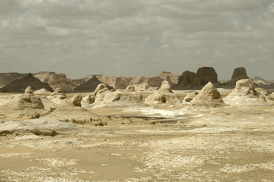 White & Black Desert 4x4 Safari