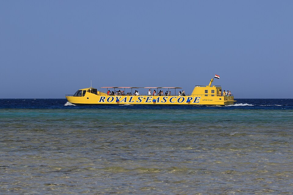 Semi-Submarine & Glass Boat
