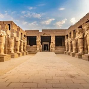 Luxor, historical significance, religious significance, world heritage site, adventure, East Bank tour, West Bank tour, hot air balloon ride, Nile cruise, Aswan, day trip to Cairo, shopping, Khan El Khalili, climate.