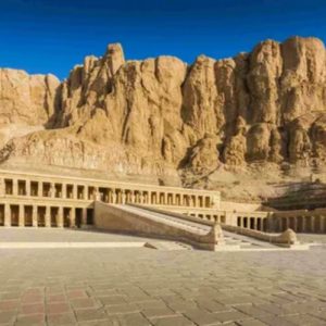 Luxor, historical significance, religious significance, world heritage site, adventure, East Bank tour, West Bank tour, hot air balloon ride, Nile cruise, Aswan, day trip to Cairo, shopping, Khan El Khalili, climate.