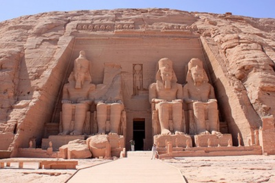 King of Egypt Tours, travel agency, Egypt, tours, packages, cultural experiences, adventure, ancient history, tourism, Nile River, Pyramids, Sphinx, Luxor, Aswan, Red Sea, Alexandria, camel riding, scuba diving, snorkeling, Bedouin culture.
