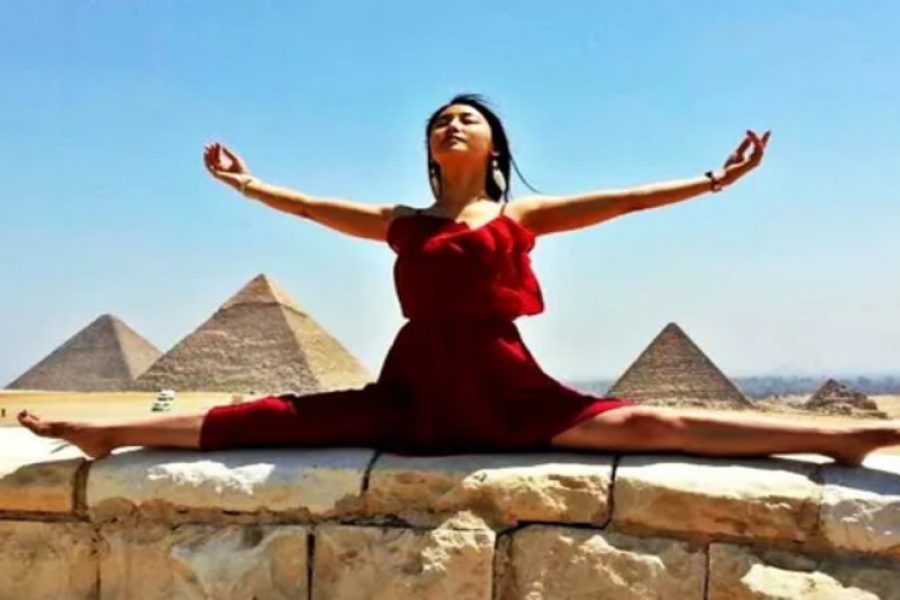 SOLO WOMEN, S TOURS Solo Ladies, Egyptologist, Private Driver, Cairo, Luxor, Aswan, Alexandria, Hurghada, Travel Experience, Safety Precautions, Culture, History, Landmarks, Pyramids of Giza, Valley of the Kings, Karnak Temple, Abu Simbel, Nile River Cruise, The Red Sea, Waters ports, Safety Tips, Modest Dressing, Unsolicited Attention, Local Insights, Customizable Itinerary, Hassle-Free Travel, An Unforgettable Experience.