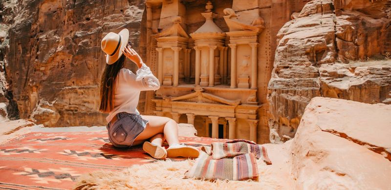 Solo Female Travel, Middle East, Destinations, Safety, Egypt, United Arab Emirates, UAE, Dubai, Abu Dhabi, Morocco, Jordan, Turkey, Qatar, Tunisia, Bahrain, Oman, Tourism, Cultural Awareness, Security Measures, Local Customs.