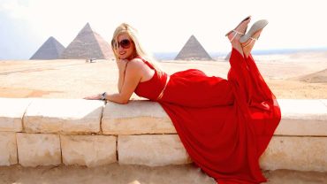 Solo Female Travel Egypt Travel Safety Cultural Sensitivity Accommodation Tips Transportation in Egypt Communication Abroad Egyptian Cuisine Historical Sites Health and Wellness Empowerment through Travel