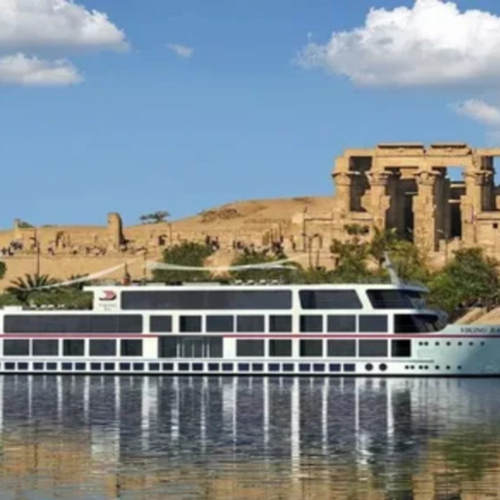 Nile River cruises 2024, Egypt, ancient temples, picturesque landscapes, vibrant culture, 2024.