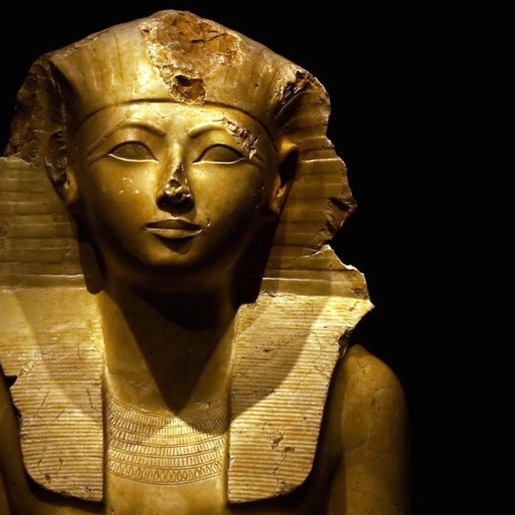 Egyptian Museum El Cairo, Ancient Egypt artifacts, Tutankhamun collection, Mummies and funerary artifacts, Rosetta Stone, Egyptian history, Cultural heritage, Pharaohs and queens, Archaeological treasures, Hieroglyphs deciphering