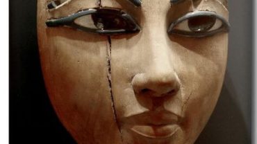 Egyptian Museum El Cairo, Ancient Egypt artifacts, Tutankhamun collection, Mummies and funerary artifacts, Rosetta Stone, Egyptian history, Cultural heritage, Pharaohs and queens, Archaeological treasures, Hieroglyphs deciphering
