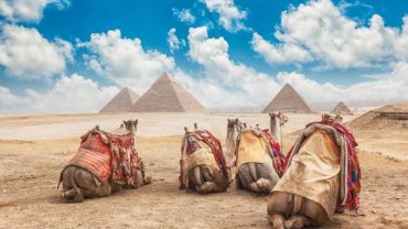 Desert in Egypt, Sahara, White Desert, Black Desert, Western Desert, Eastern Desert, Siwa Oasis, Arid landscapes, Ancient ruins, Oases