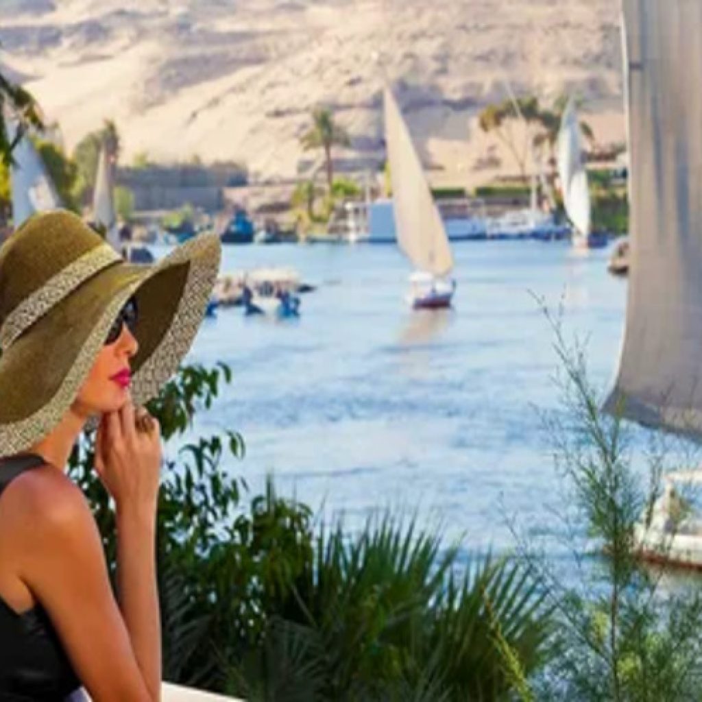 Oberoi Nile Cruise,
Luxurious accommodations,
Ancient temples,
Nile River,
Egypt's cultural heritage,
Opulent experience,
Personalized service,
Expert guides,
Culinary delights,
Spa and wellness facilities