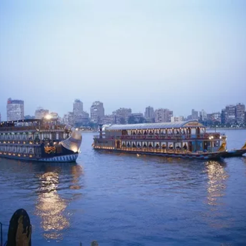 The capital city along which the Nile runs, the Nile-centric capital,
Pharaonic metropolis,
Nile-bordered capital city