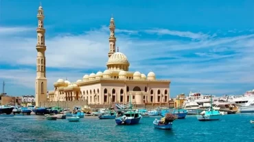 Book tour Egypt Hurghada, Coastal paradise, Red Sea Riviera, Diving and snorkeling, Giftun Island, Hurghada Marina, Day trips to Luxor, Bedouin desert safari, El Dahar, Authentic charm