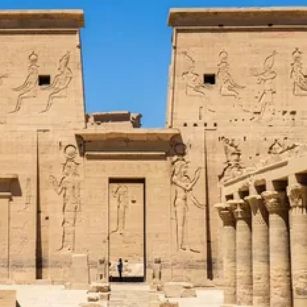 Egypt tours, Ancient wonders, Nile River, Pyramids of Giza, Luxor temples, Cultural encounters, Natural beauty