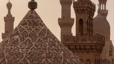 El Cairo Egypt, Egyptian capital, Nile River, historical sites, cultural heritage, iconic landmarks, bustling markets, vibrant nightlife, ancient pyramids, Islamic architecture.