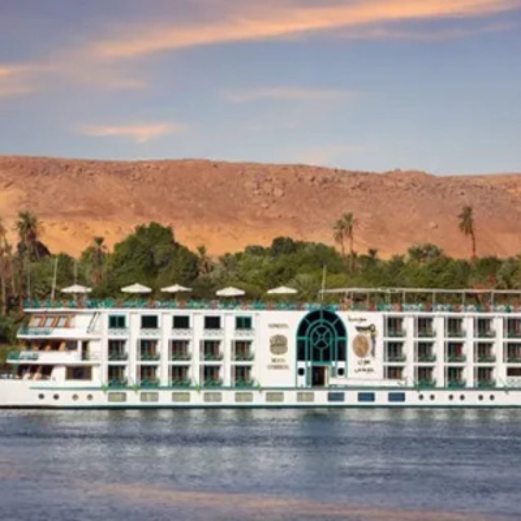 Egypt-nile-cruise-luxury,
Pharaohs,
Pyramids,
Papyrus,
Navigating,
Discovery,
Treasures,,
Memories