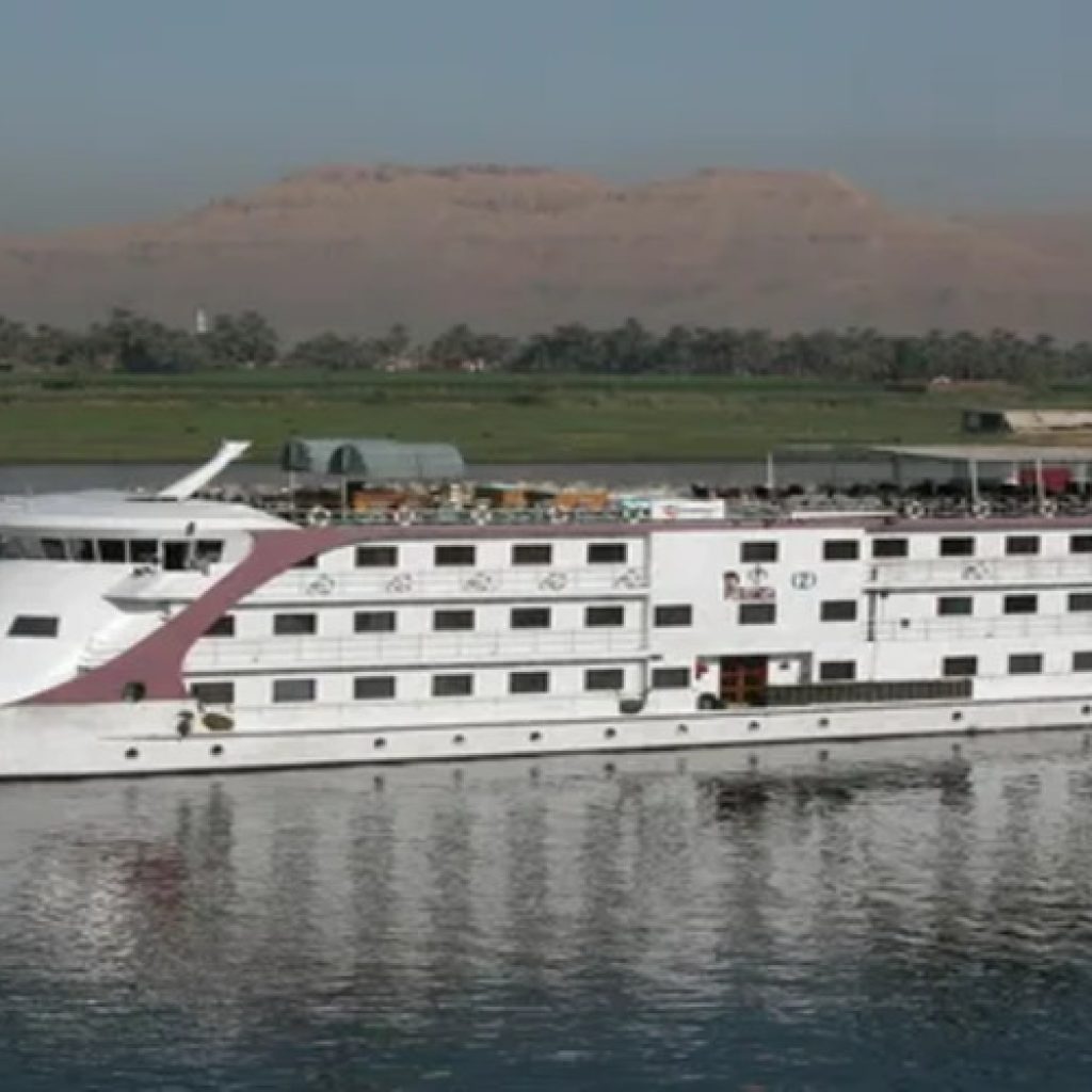 Egypt-nile-cruise-luxury,
Pharaohs,
Pyramids,
Papyrus,
Navigating,
Discovery,
Treasures,,
Memories