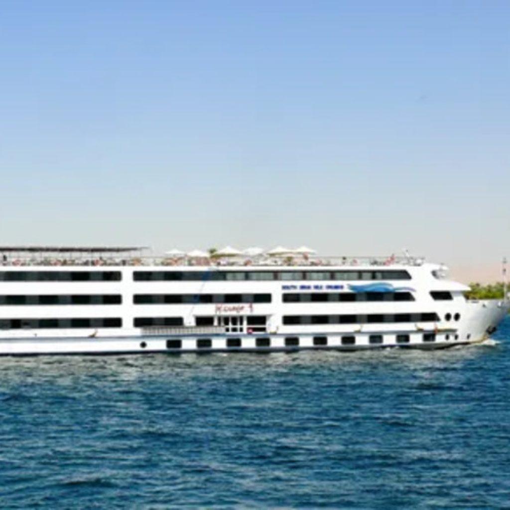 Egypt-nile-cruise-luxury,
Pharaohs,
Pyramids,
Papyrus,
Navigating,
Discovery,
Treasures,,
Memories