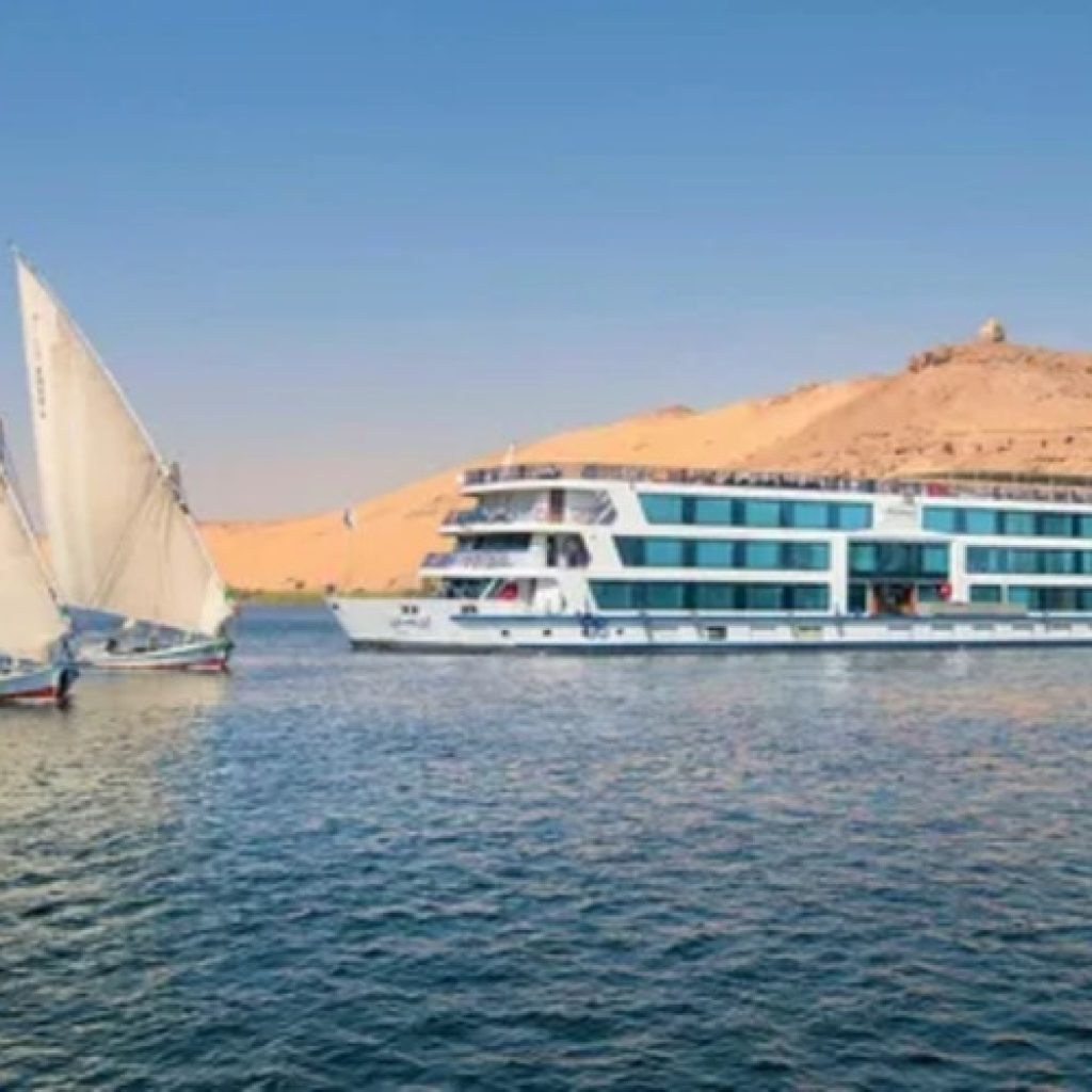 Egypt tours, Land of Pharaohs, Ancient wonders, Nile River, Pyramids, Luxor, Karnak, Valley of the Kings, Sphinx, Cairo, Red Sea, Sharm El Sheikh, Egyptian Museum.