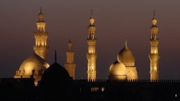 El Cairo City, Ancient Landmarks, Nile Cruises, Egyptian Heritage, Historic Districts, Cultural Festivals, Pharaohs' Legacy, Islamic Architecture, Local Souks, Cairo Skyline, Nile Corniche