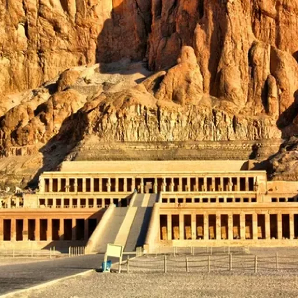 Visit Egypt,
Nile River cruises,
Luxor temples,
Aswan High Dam,
Red Sea diving,
Giza pyramids