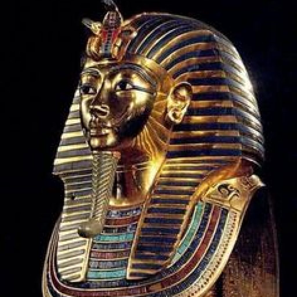 The Golden Mask of Tutankhamun,
Ancient Egyptian Artifact,
Howard Carter Discovery,
Pharaoh's Burial Mask,
18th Dynasty Egypt,
Tutankhamen's Tomb,
Valley of the Kings,
Egyptian Antiquities,
Semi-Precious Inlays,
Historical Relic,
Egyptology Milestone
